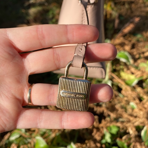 Pink Michael Kors Crossbody bag - Picture 3 of 3